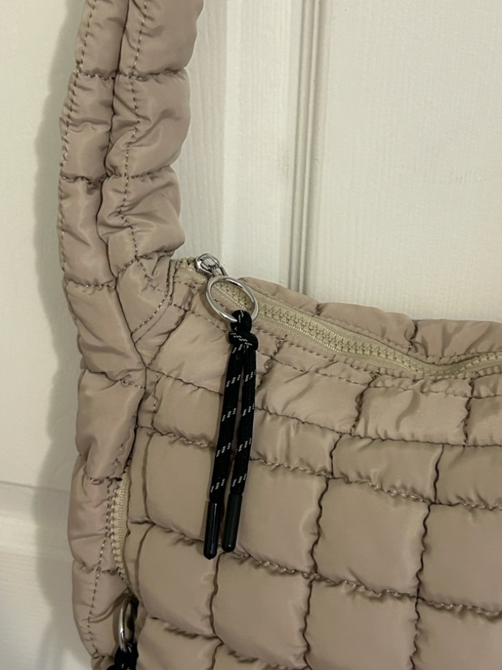 Free People FP Movement Quilted Baby Carryall Sling Bag In Tofu Taupe New - Picture 11 of 16